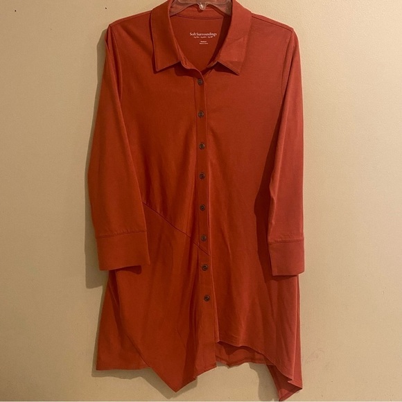 Soft Surroundings Top Womens Size M Orange/Rust  Asymmetric V-Neck Buttons - Picture 1 of 12